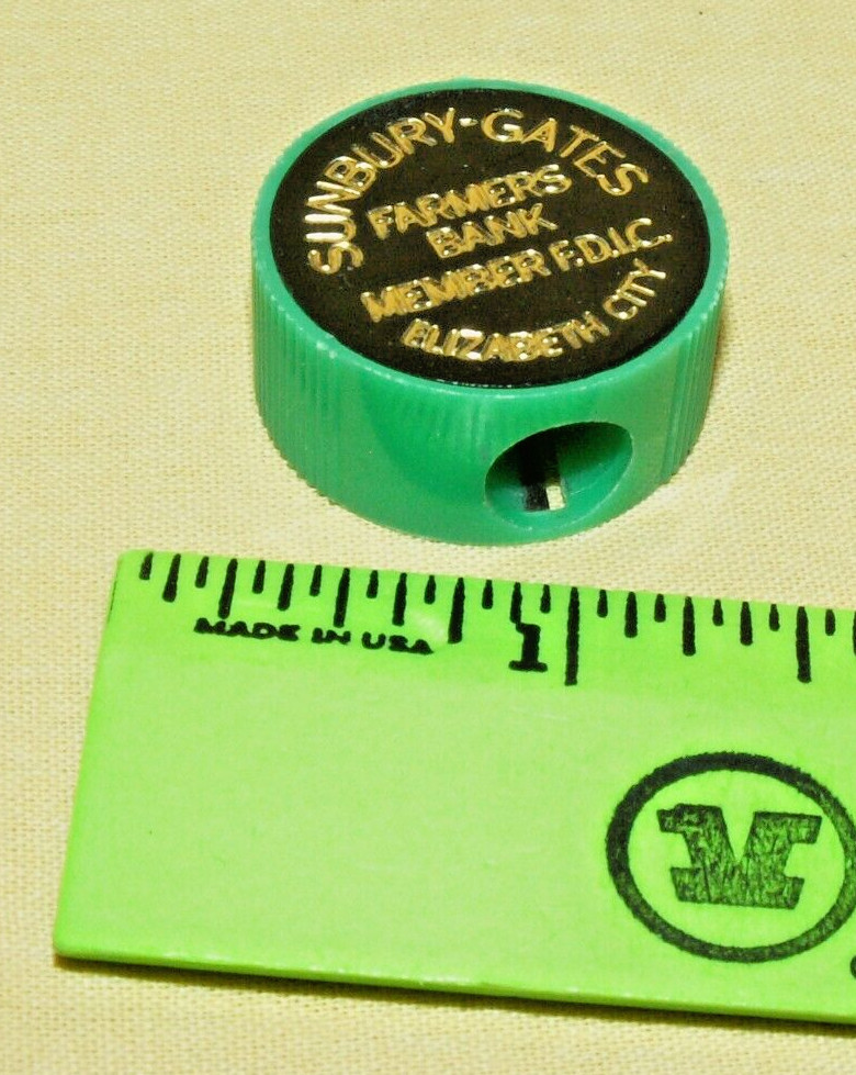 FARMERS BANK PENCIL SHARPENER SUNBURY GATES ELIZABETH CITY NC GREEN BLACK PLASTC