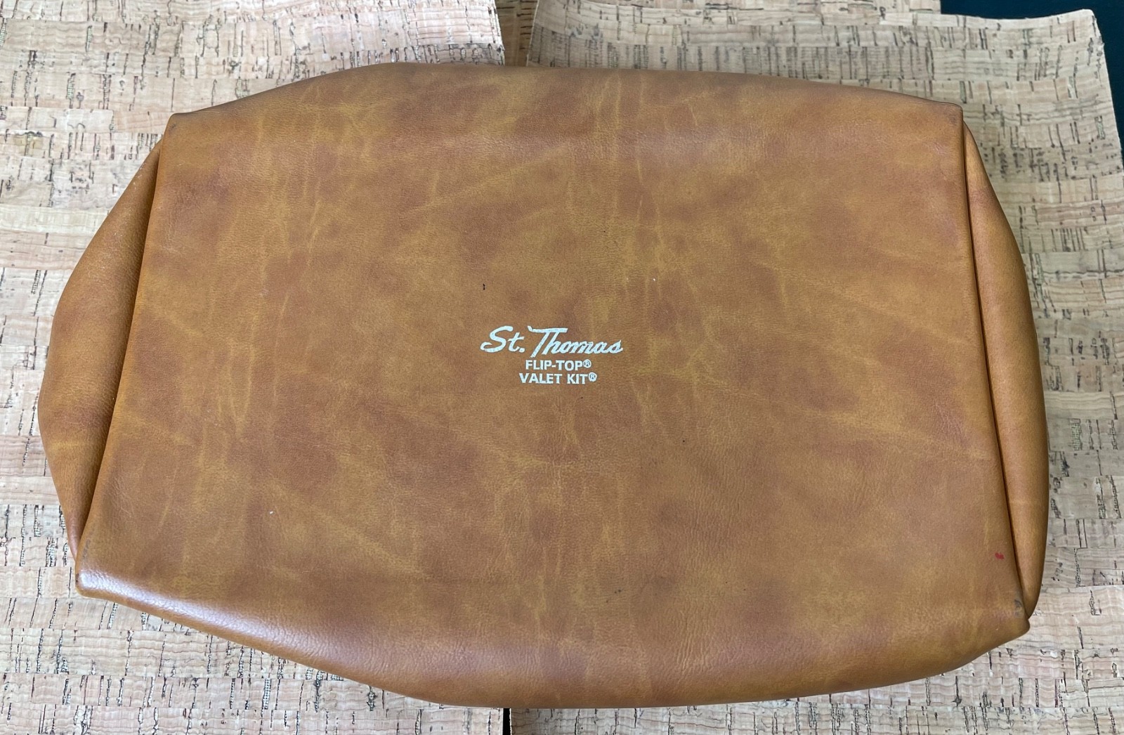 Vintage 1970’s Advertising Logo St Thomas Flip Top Valet Kit – Medium Brown