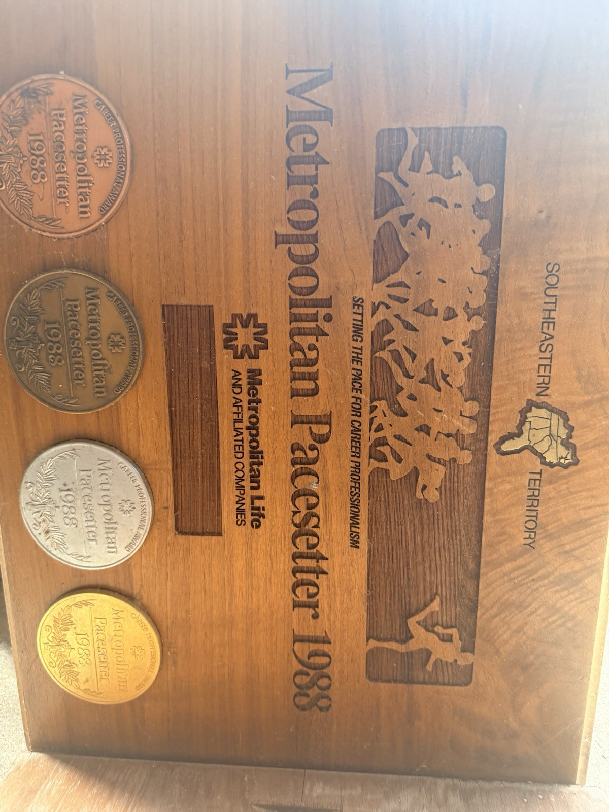 Vintage 1988 MetLife Insurance Metropolitan Pacesetter Employee Award Wood Plaqu