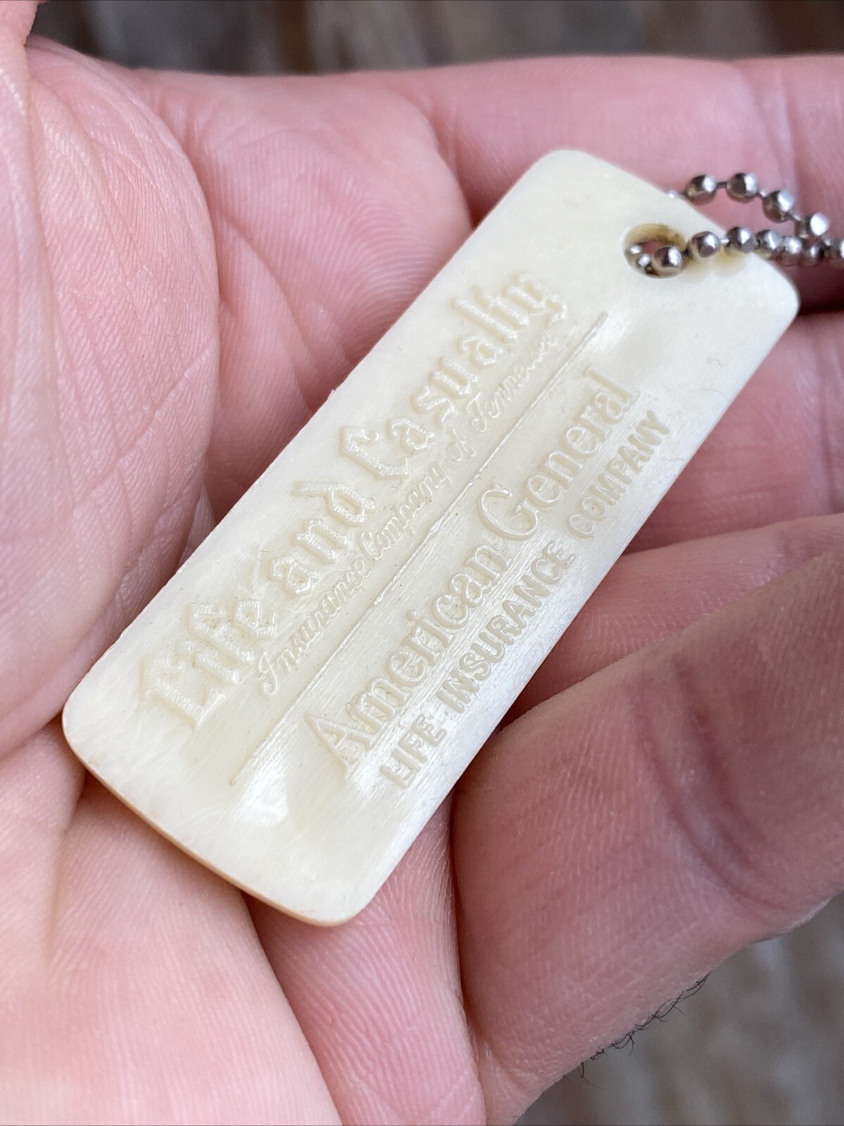 Life & Casualty Insurance Company Vtg Keychain Nashville Tennessee Cream Ivory