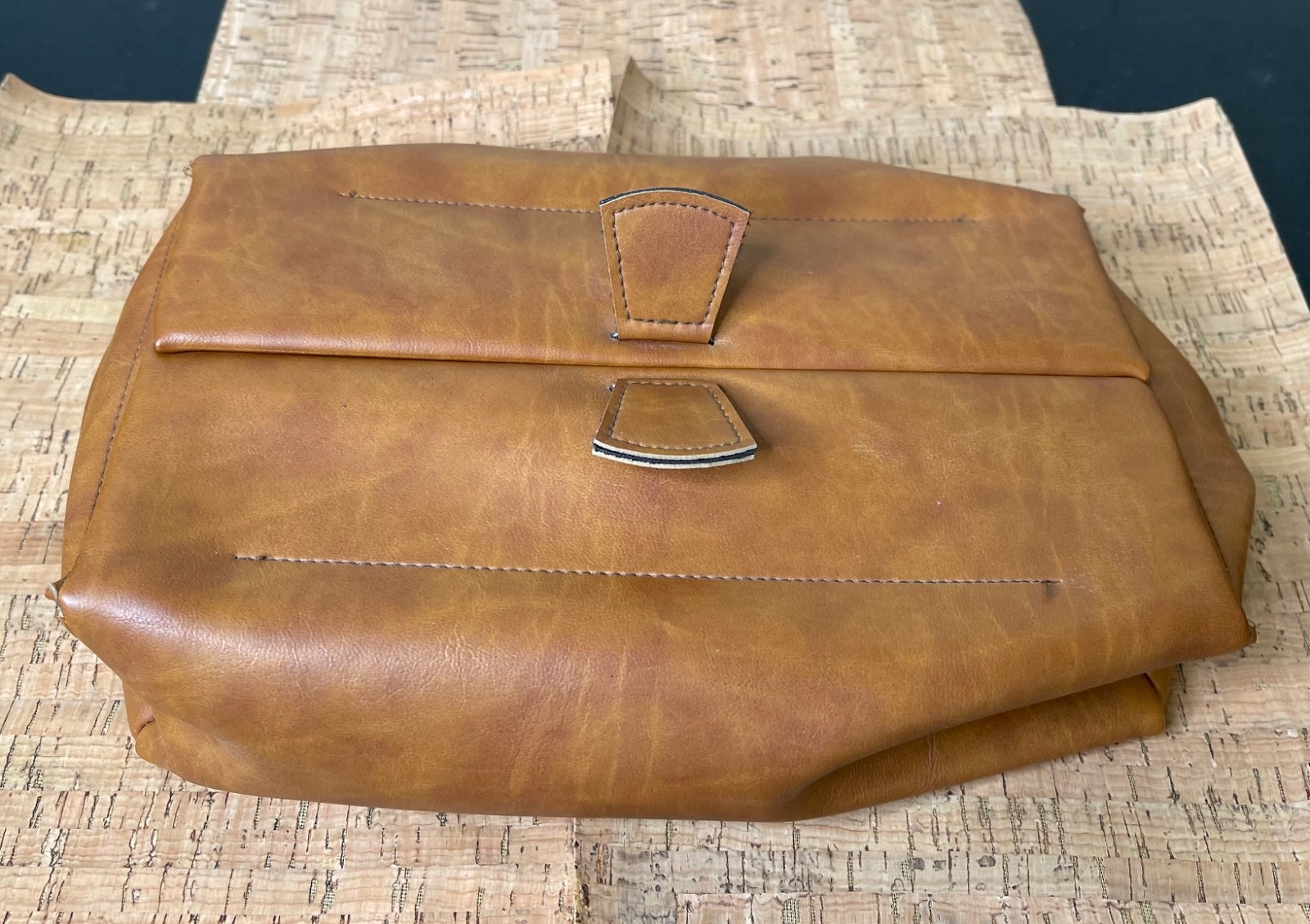 Vintage 1970’s Advertising Logo St Thomas Flip Top Valet Kit – Medium Brown