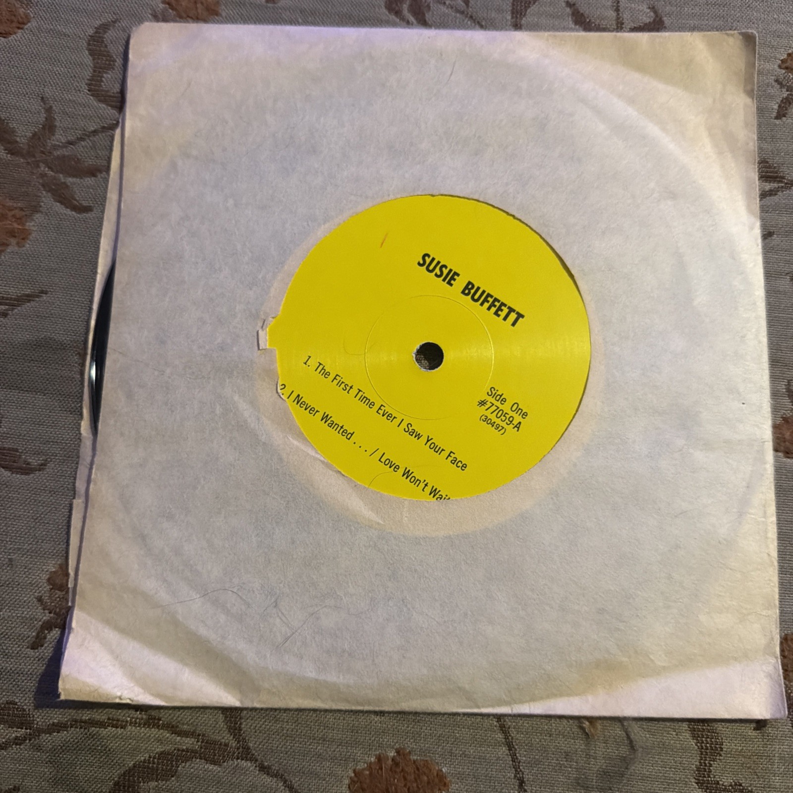 RARE!! RARE!! Susie Buffett /Wife Warren Buffett/ 45 rpm record! Great Singer!