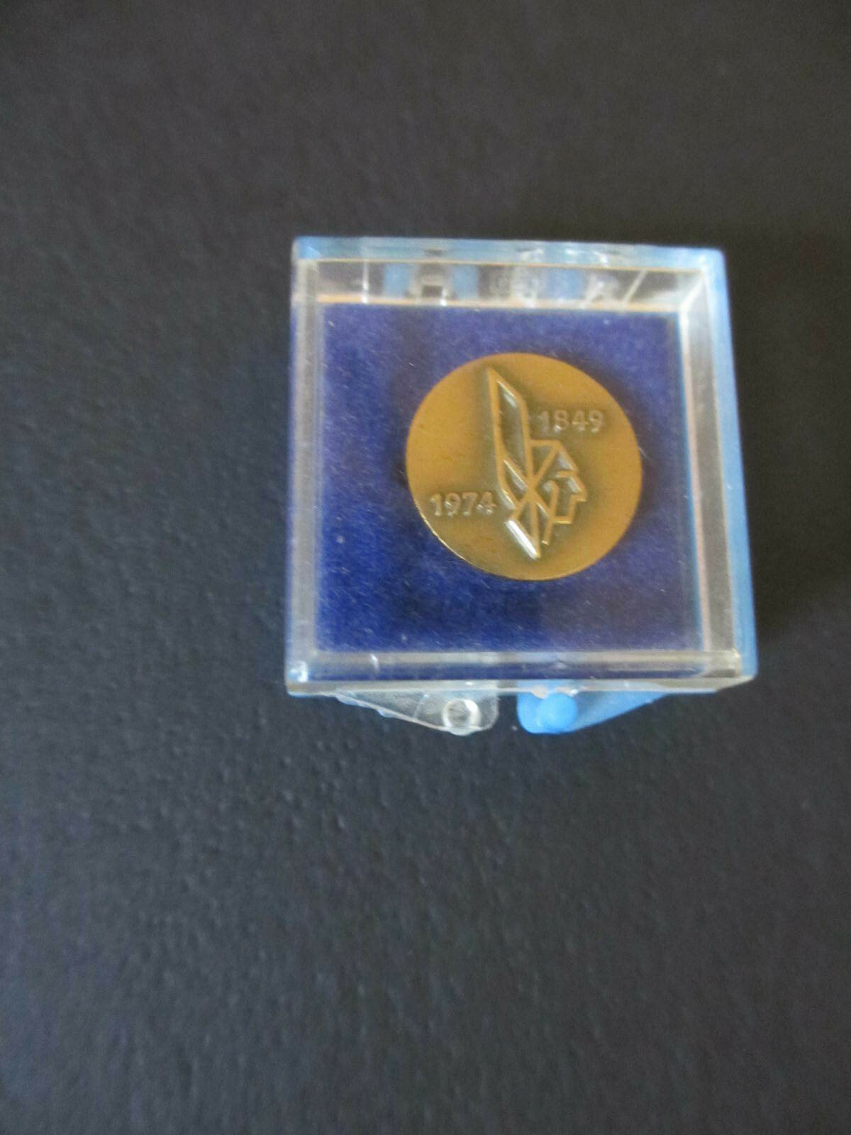 VINTAGE 1949-1974 DETROIT BANK & TRUST 25th ANNIVERSARY LAPEL PIN NIB