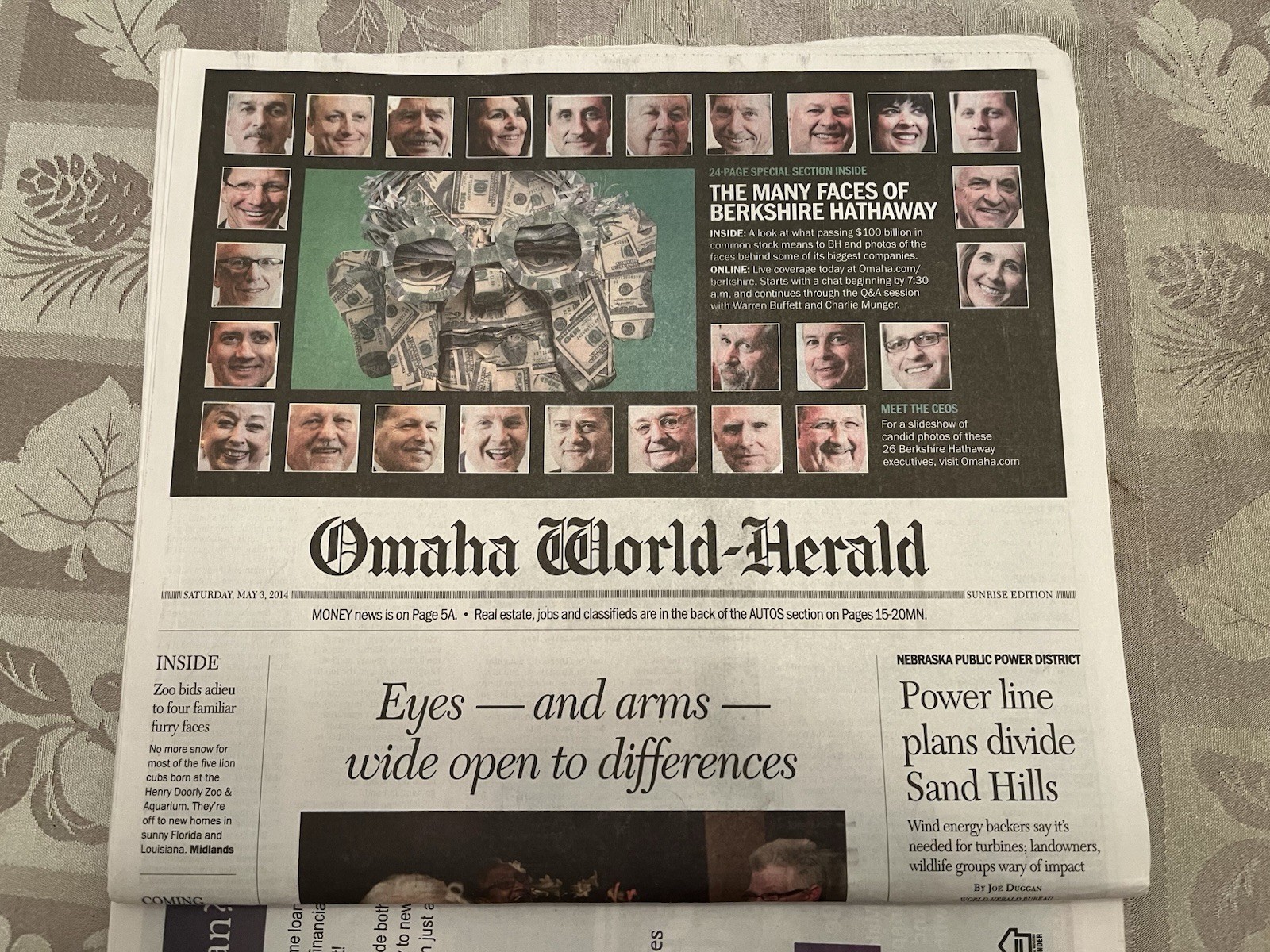 2014 BERKSHIRE HATHAWAY SHAREHOLDERS MEETING OMAHA WORLD HERALD NEWSPAPER