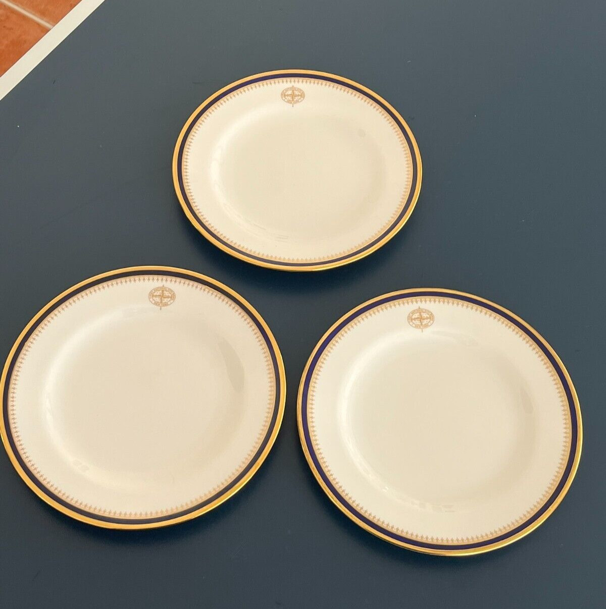 FIRST NATIONAL CITY BANK NY SPODE KNIGHTSBRIDGE COBALT 3 LUNCH PLATES RARE!