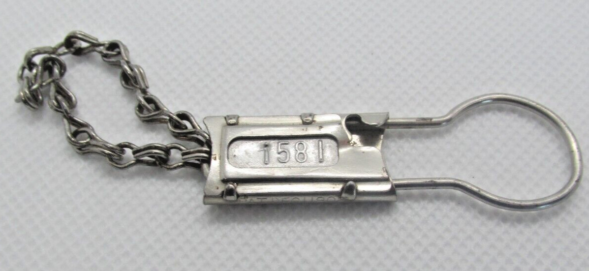 Seattle WA Title Trust Company Safe Deposit Dept #1581 Vtg Key Chain metal