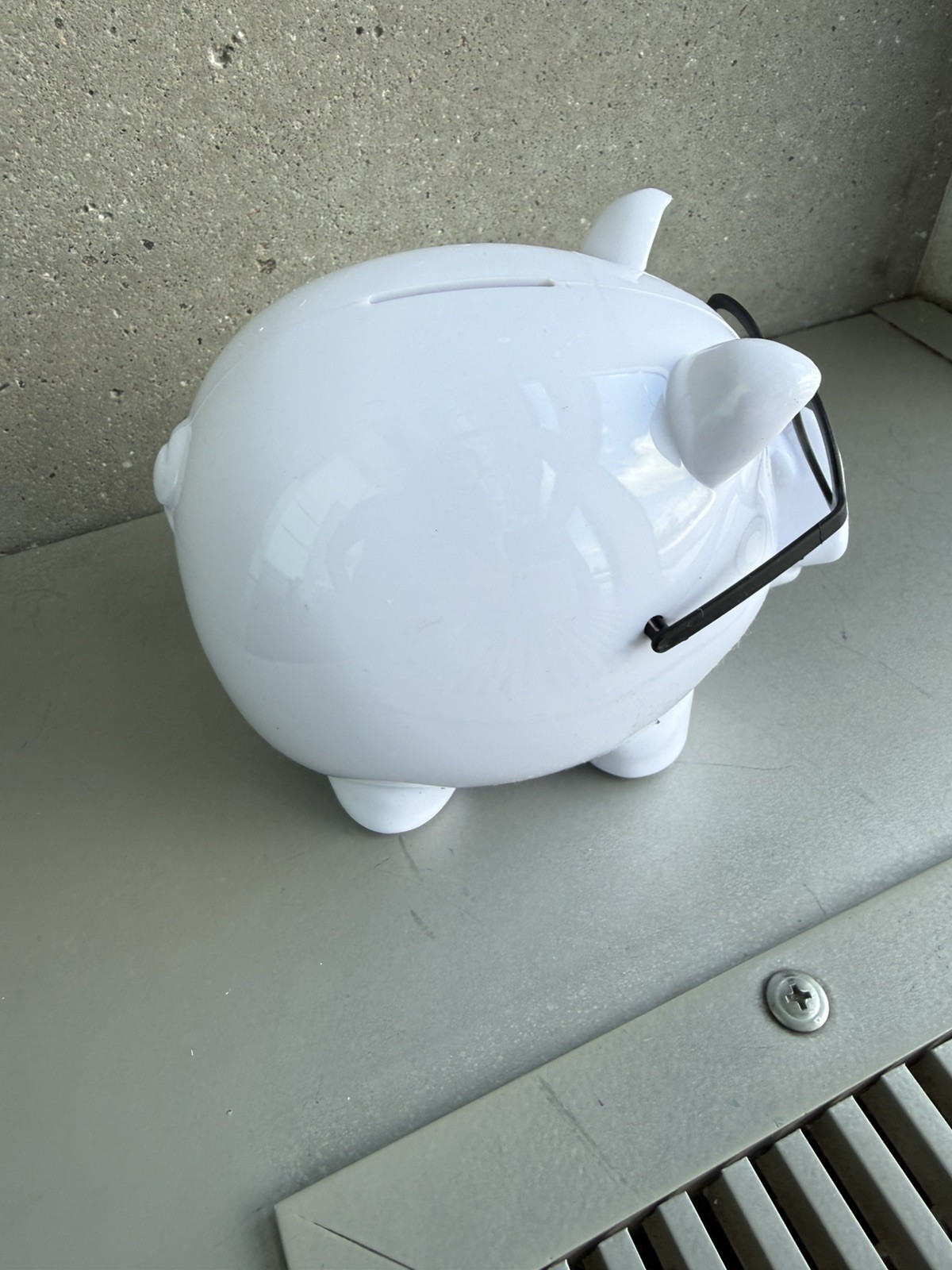 2026 Berkshire Hathaway Shareholder Meeting Exclusive plastic Piggy Bank Buffett