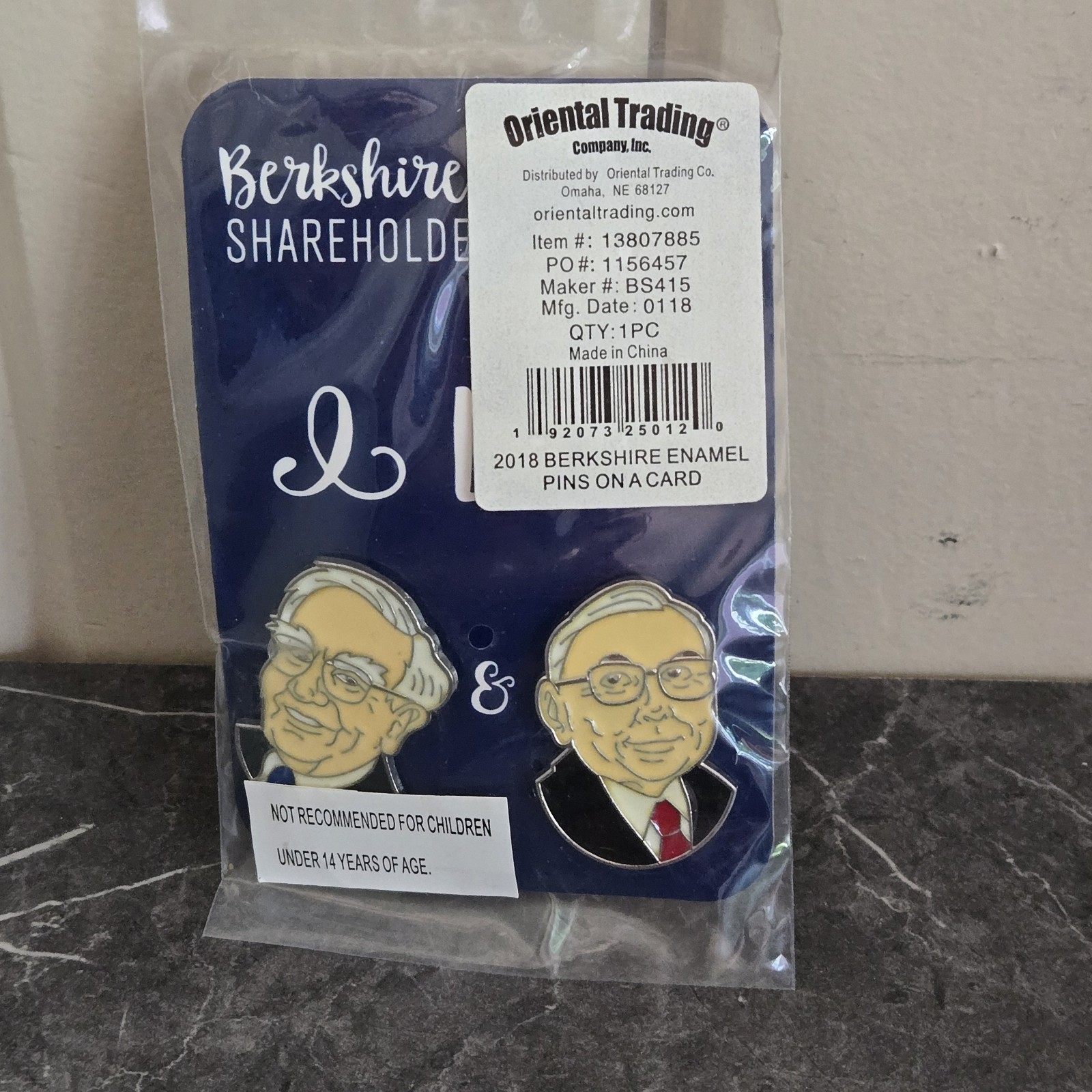 Berkshire Hathaway 2018 Shareholders Meeting Enamel Pins Warren Buffet Charlie