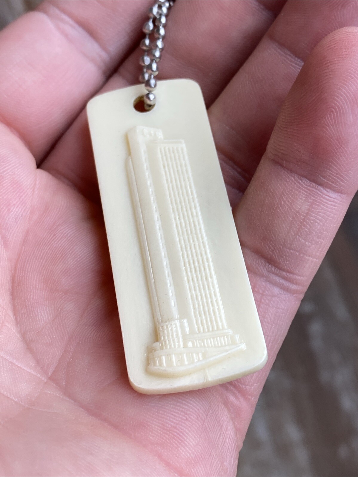 Life & Casualty Insurance Company Vtg Keychain Nashville Tennessee Cream Ivory