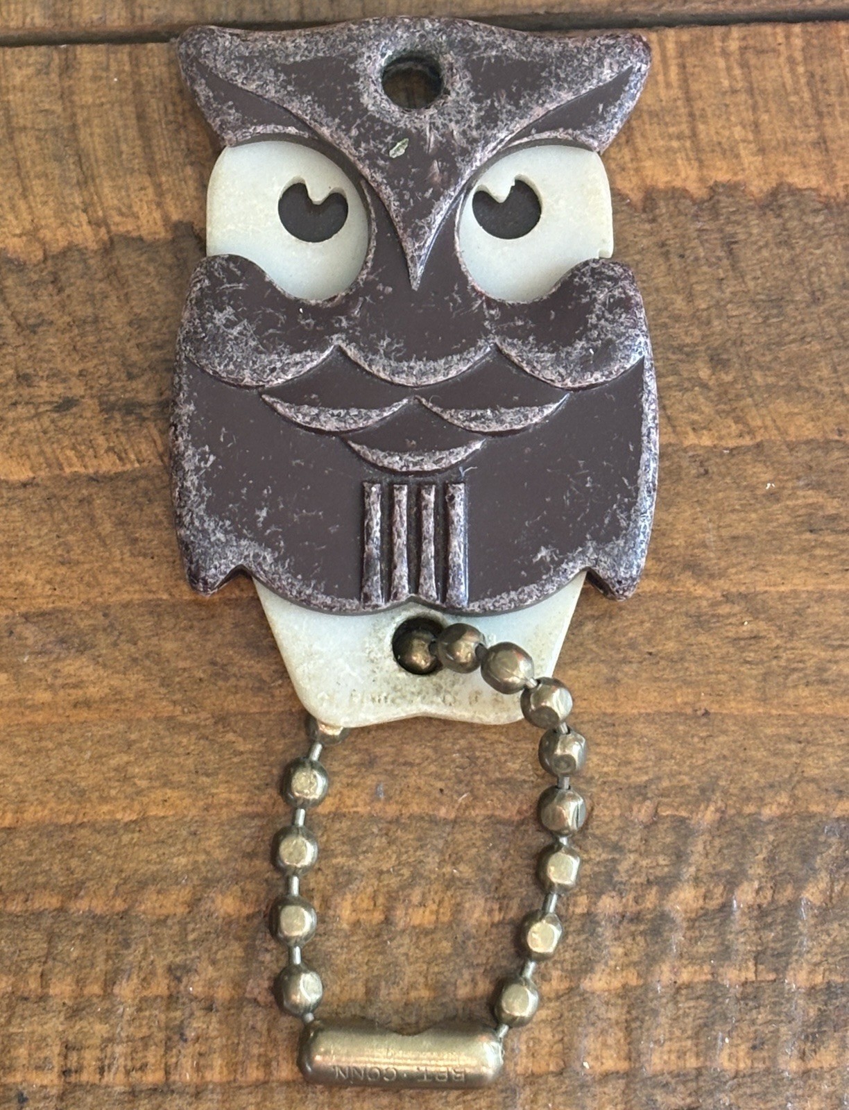 Vintage Wilshire Federal Savings Bank Owl Keychain Los Angeles