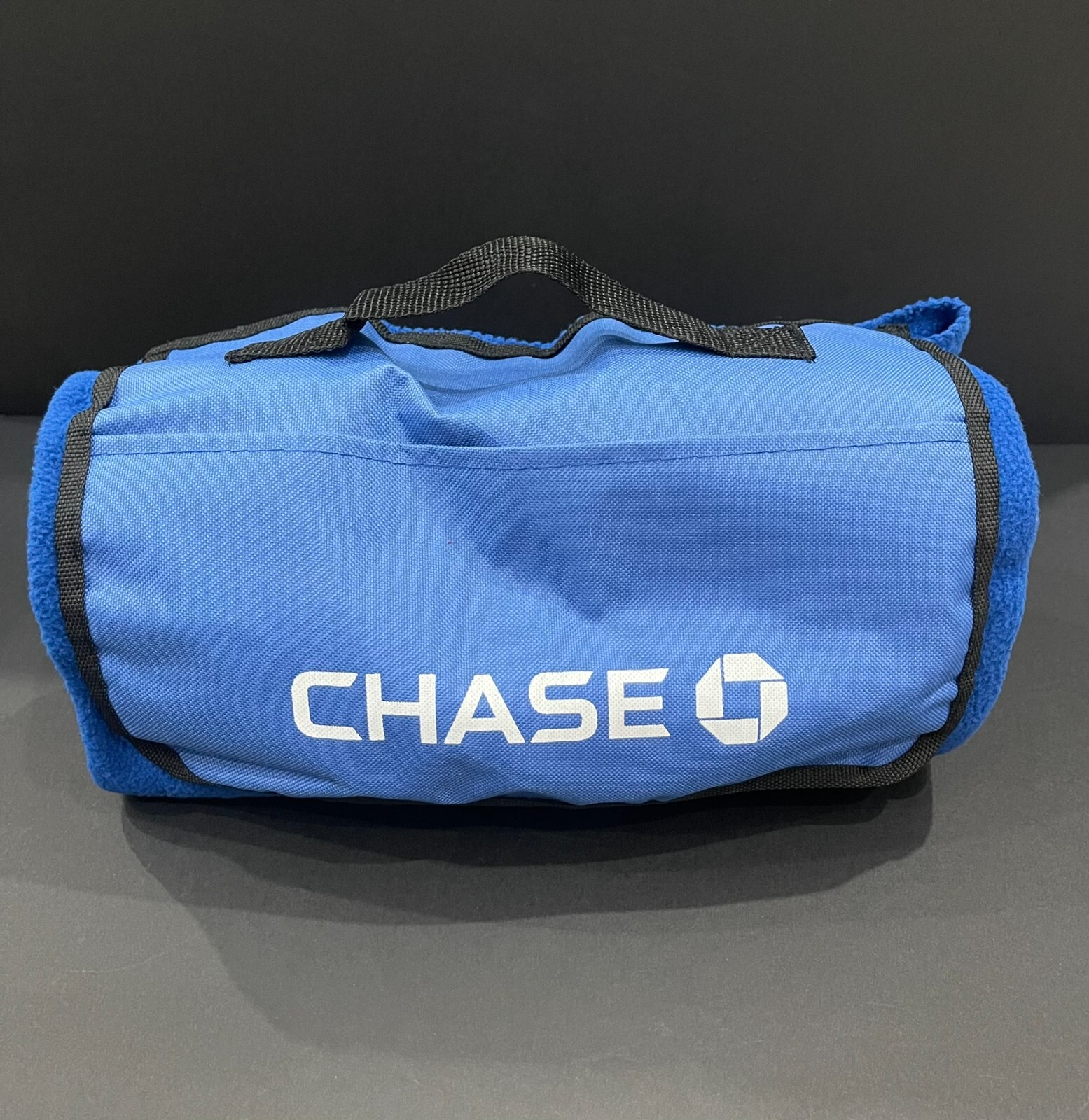 RARE NEW UNUSED Chase Bank 52″x47″ Fleece Promotional Blanket w/ Carrying Handle