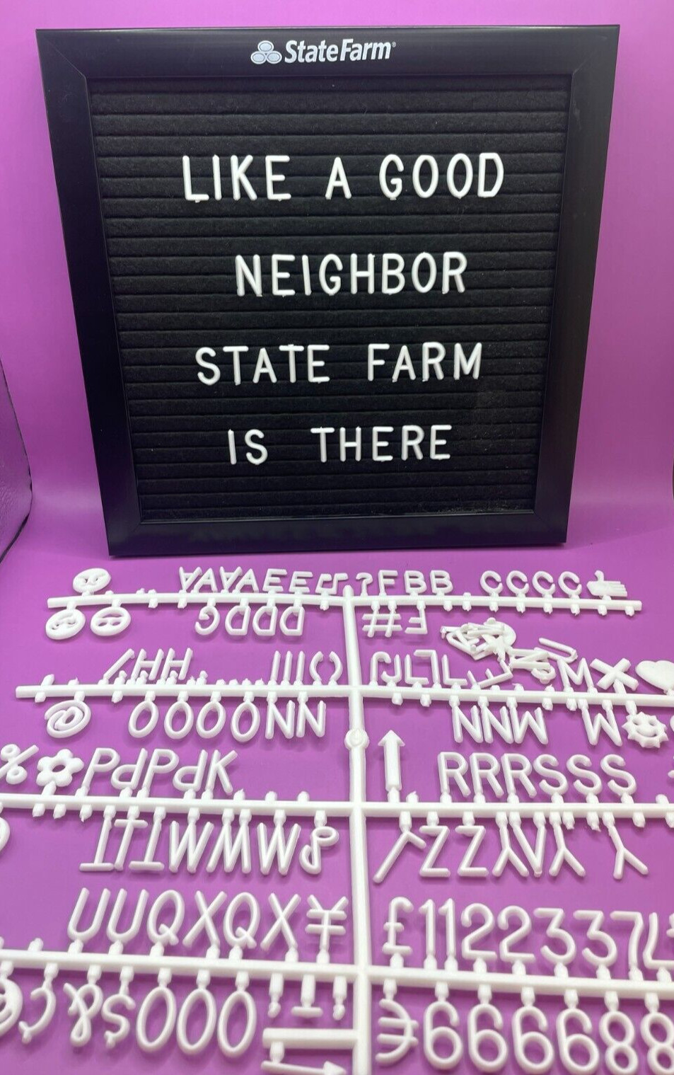 State Farm 10″ x 10″ Felt Black Message Board w/ Letters, Emojis & Original Box