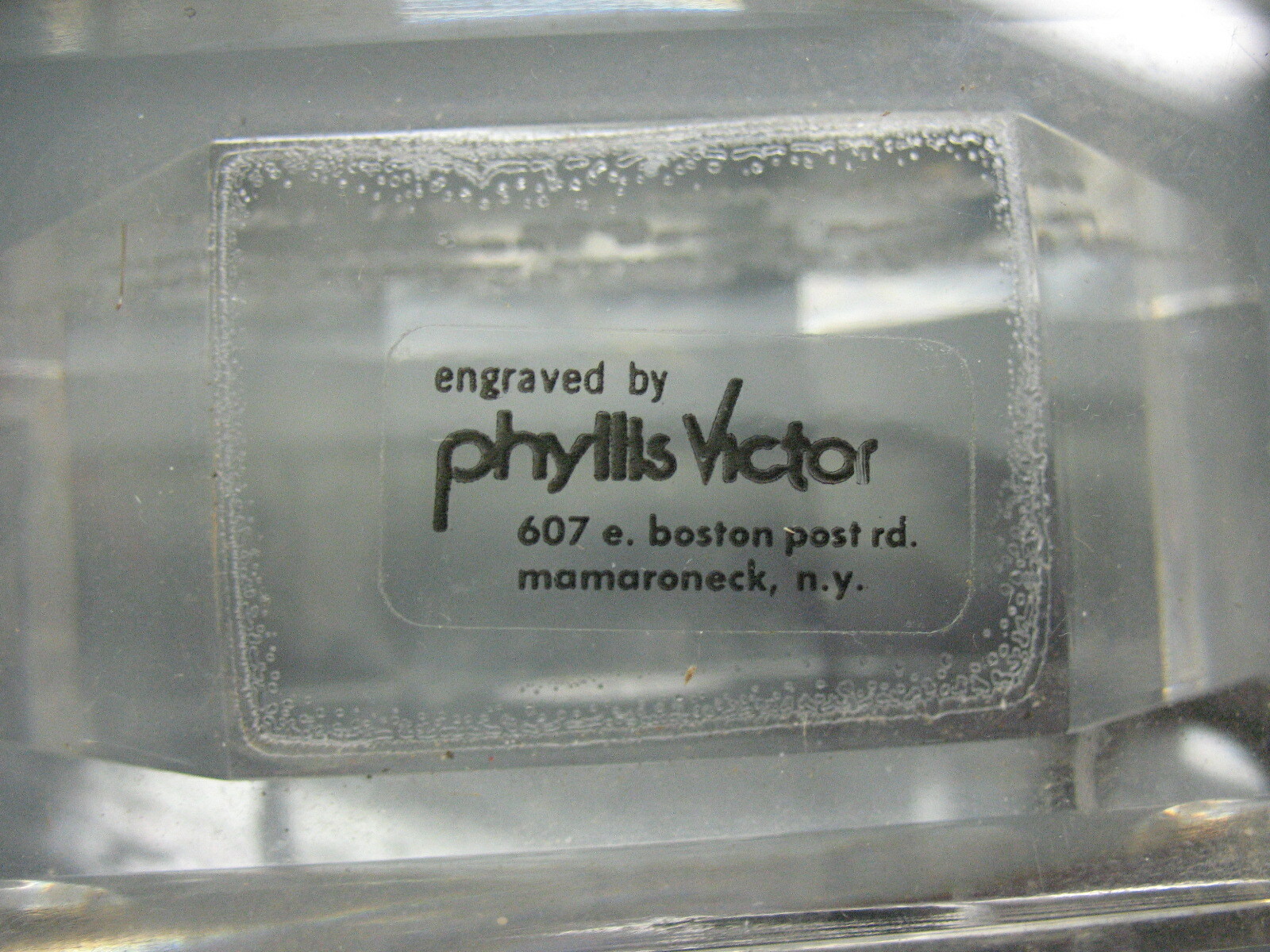 PHYLLIS VICTOR ENGRAVED MUTUAL OF OMAHA HAROLD REDMOND LUCITE PLAQUE 1988