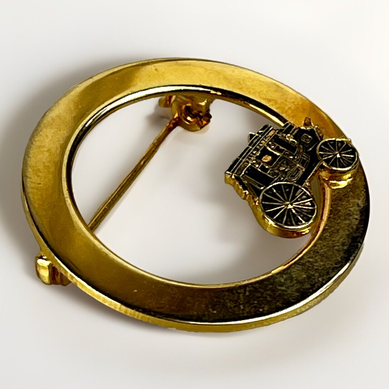 VTG Wells Fargo & Co Stage Coach Oval Brooch/ Tie Tack Pin Gold Tone Employee