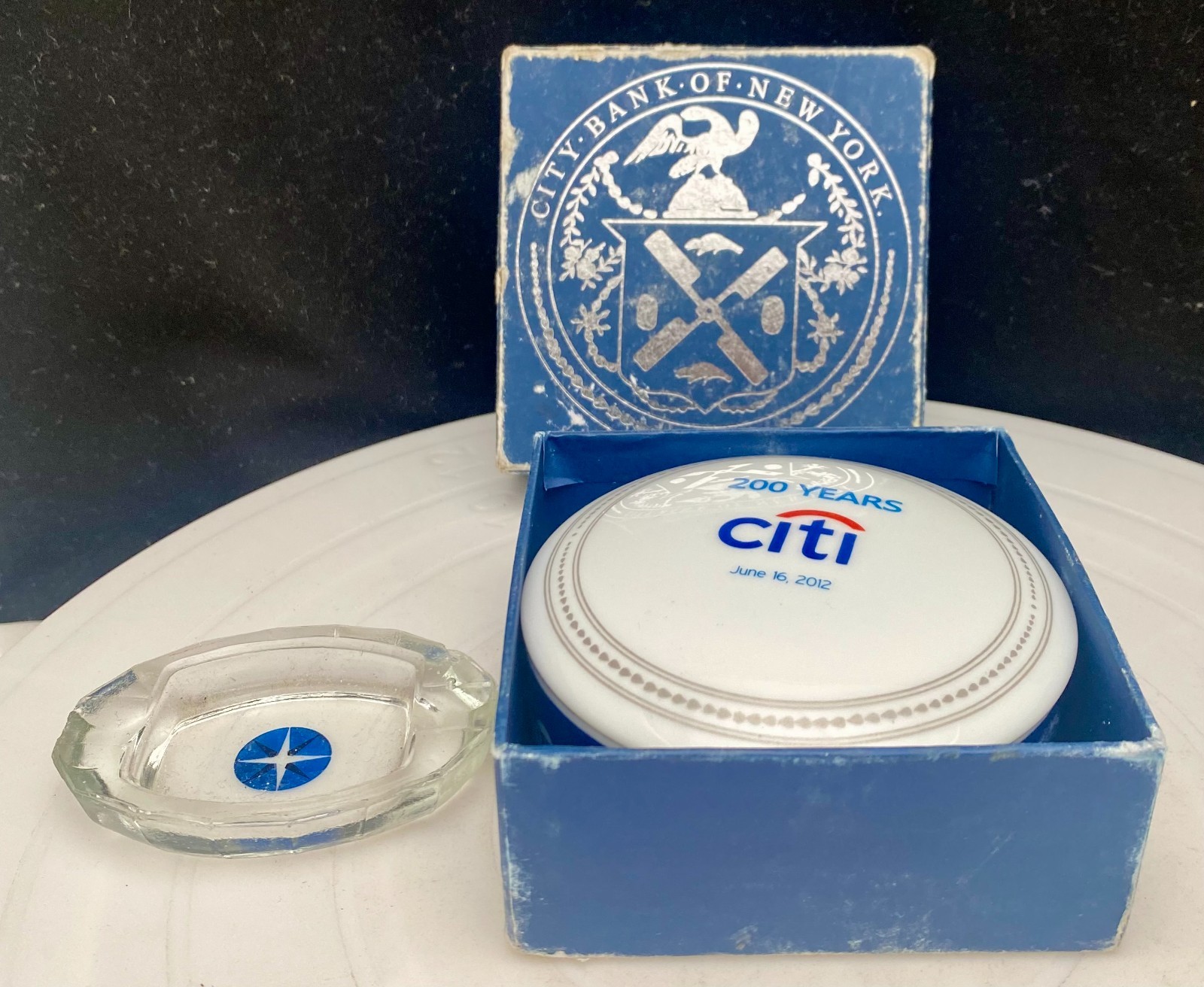 200th ANNIV. CITI BANK VANITY JEWELRY ROUND PORCELAIN BOX w/CASE + GLASS ASHTRAY