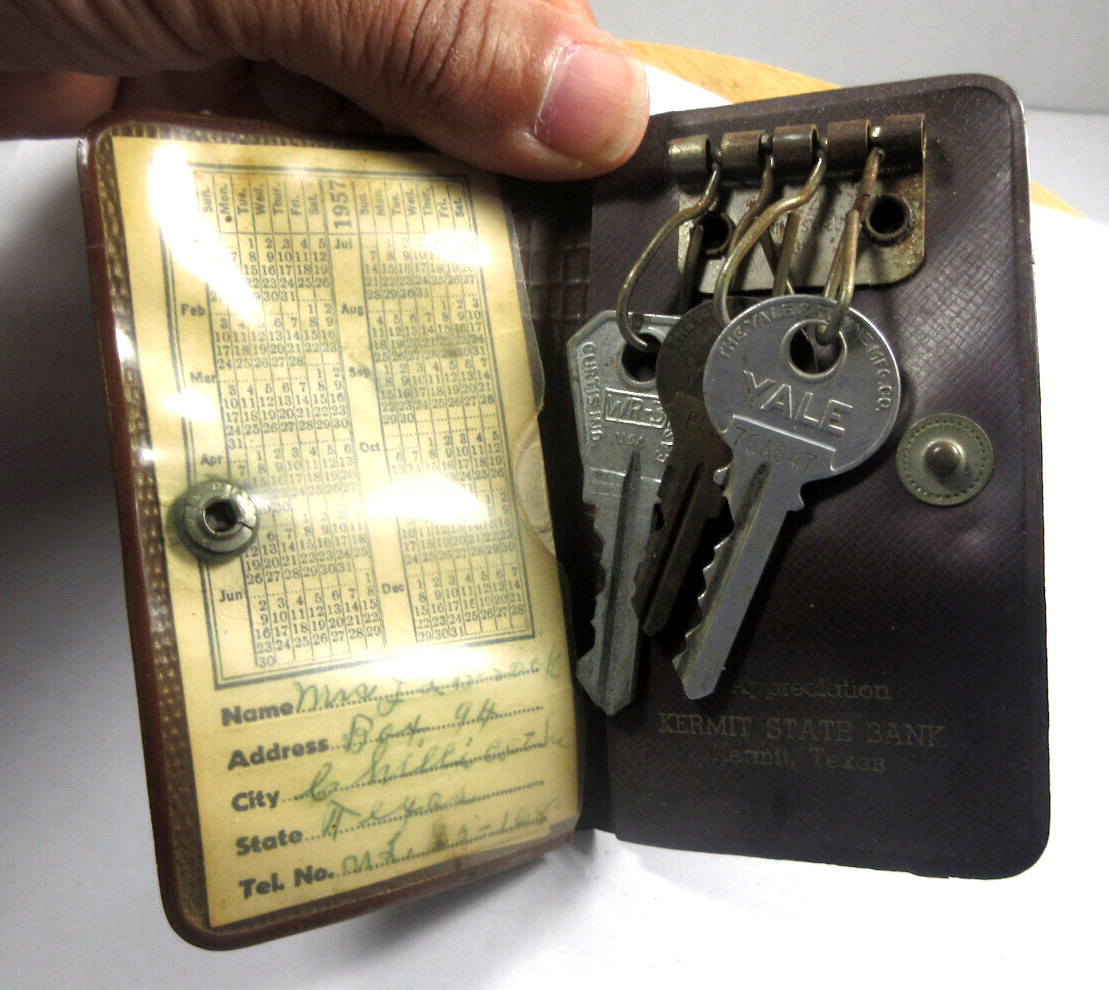 vintage 1950’s Kermit State Bank Texas promo ad vinyl key holder, calendar, keys