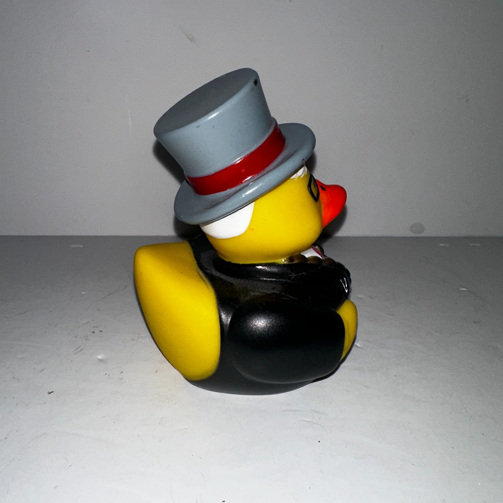 2017 Berkshire Hathaway Warren Buffett Shareholders Meeting Rubber Bling Duck