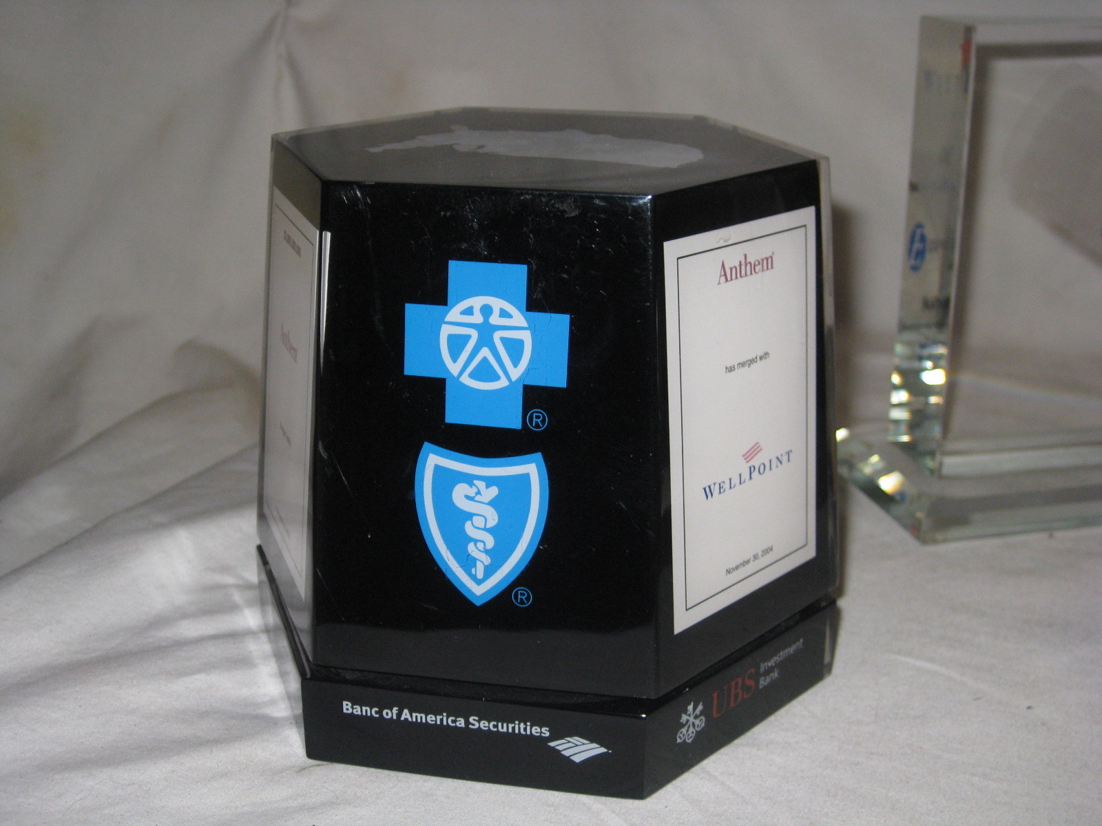 rare WELLPOINT Lynch Bank America billion glass corporate award trophy lot
