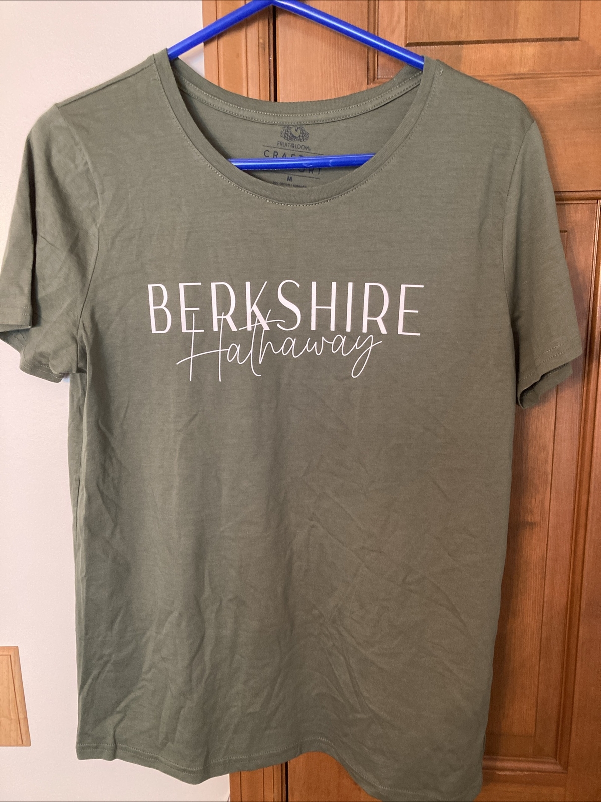 Warren Buffett Ladies Shirt Crewneck Size M Berkshire Hathaway Meeting Exclusive