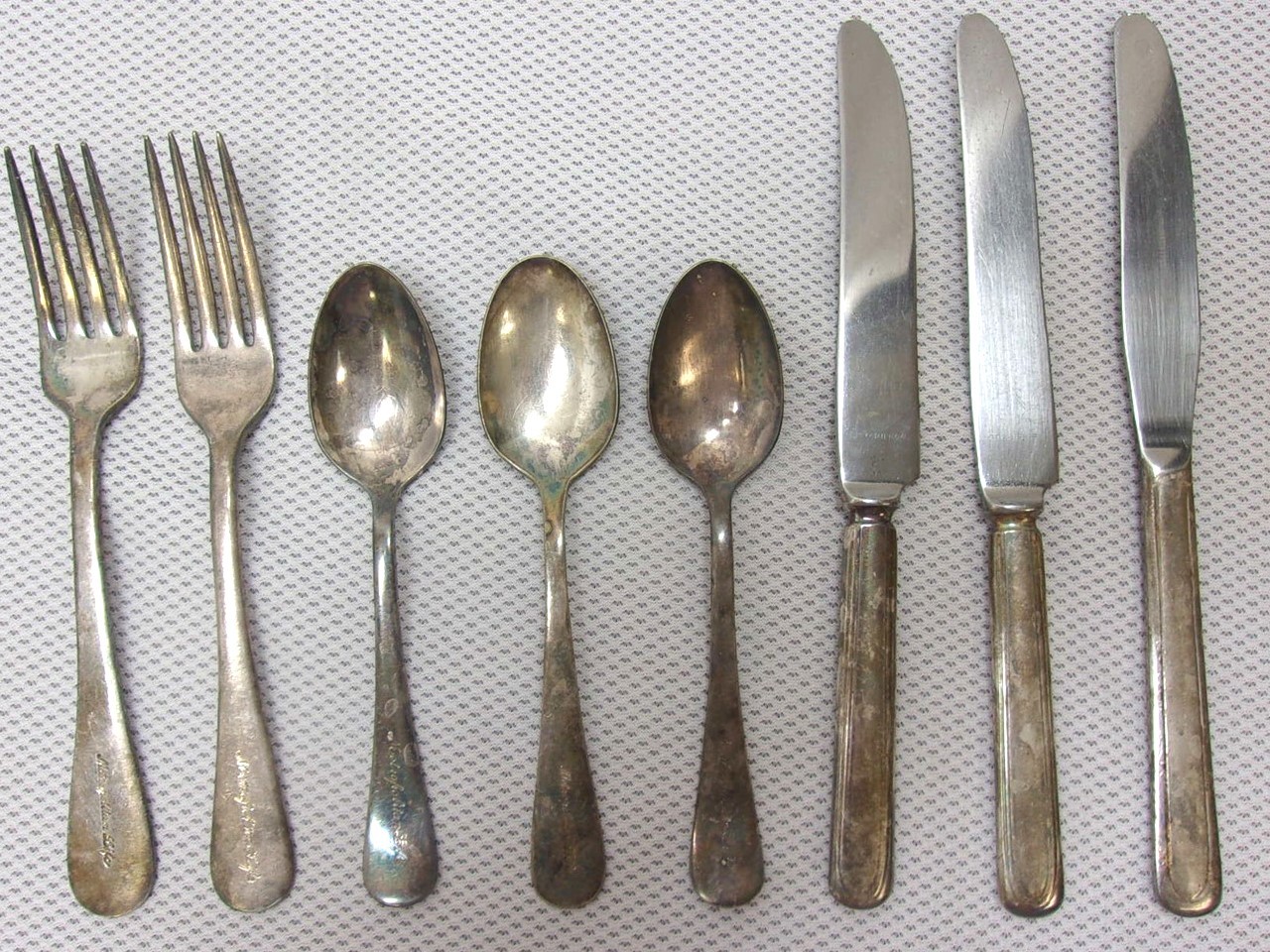 METROPOLITAN LIFE 8 Piece Corporate Cafeteria Silverware, Knives Spoons Forks