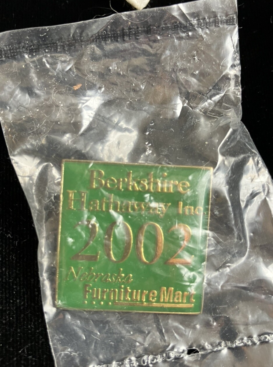 2002 Berkshire Hathaway Inc BRK Warren Buffett Nebraska Furniture Mart Pin