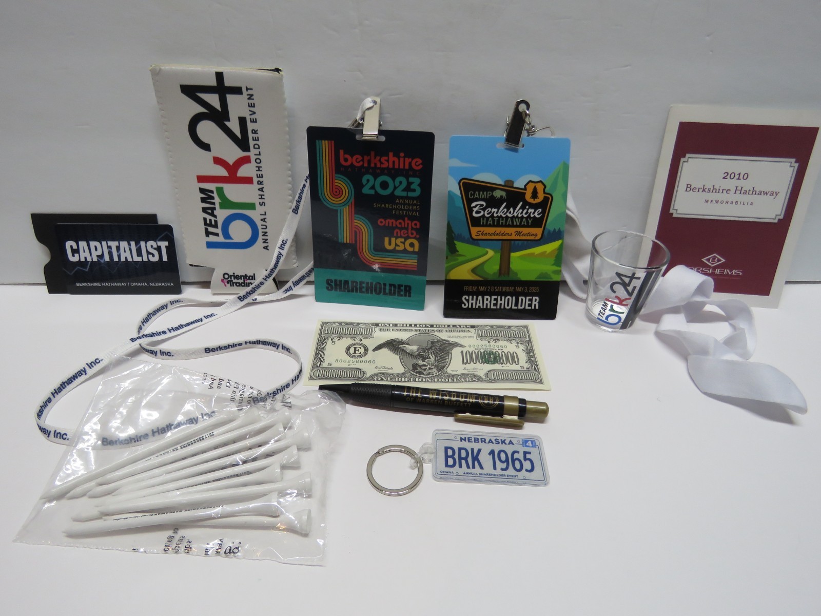 Berkshire Hathaway Warren Buffett Charlie Munger Shareholder Meeting Collectible