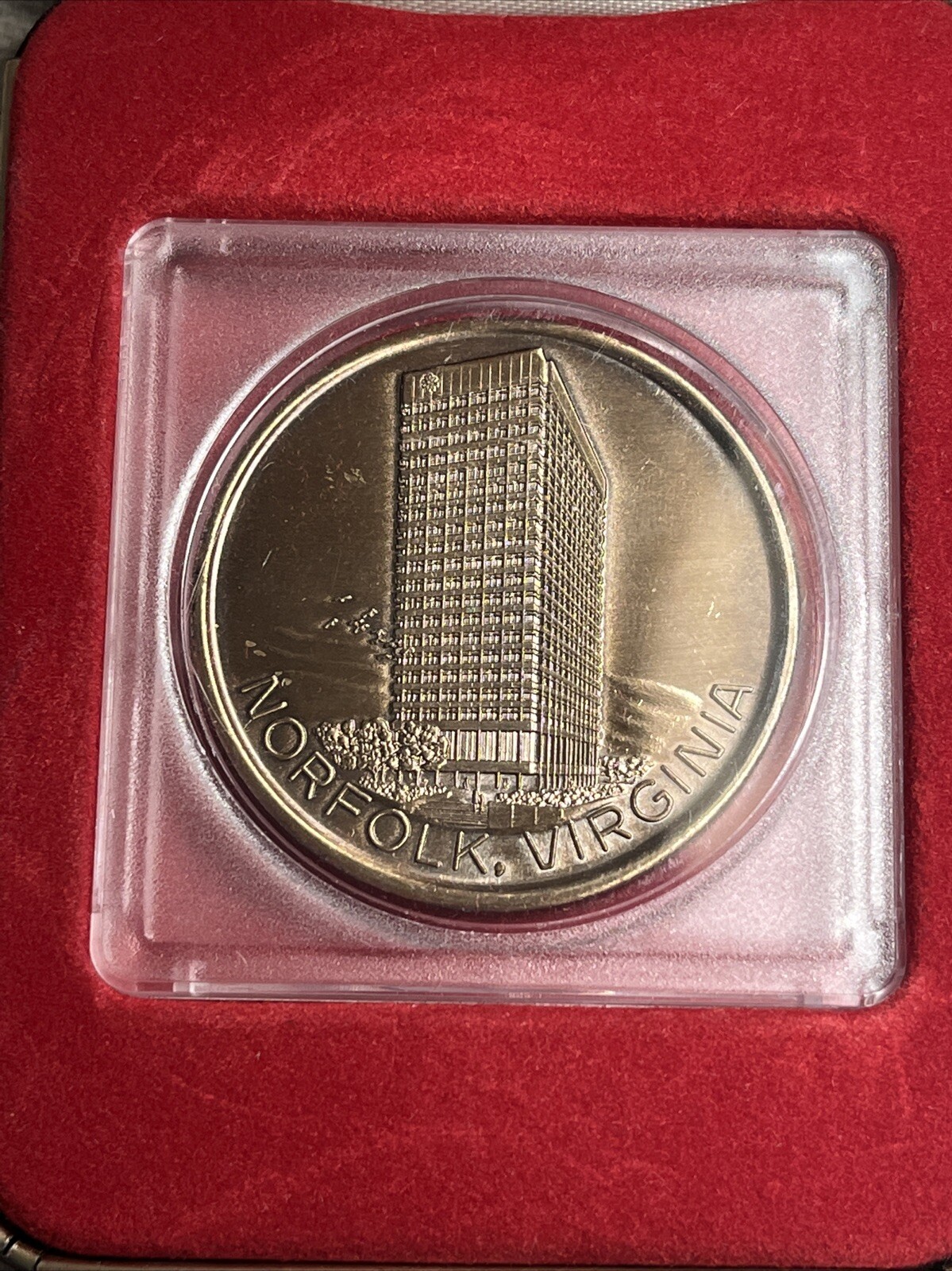 Vintage 1968 Virginia National Bank Headquarters Building Coin / Token And Box