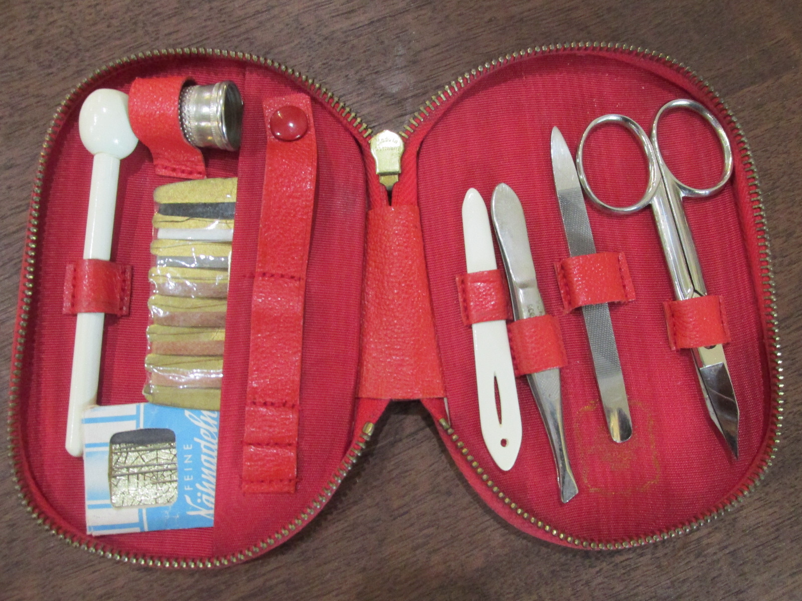 MANICURE & SEWING KIT COMBO BAYERISCHE HYPOTHEKEN UND WECHSEL BANK GERMANY