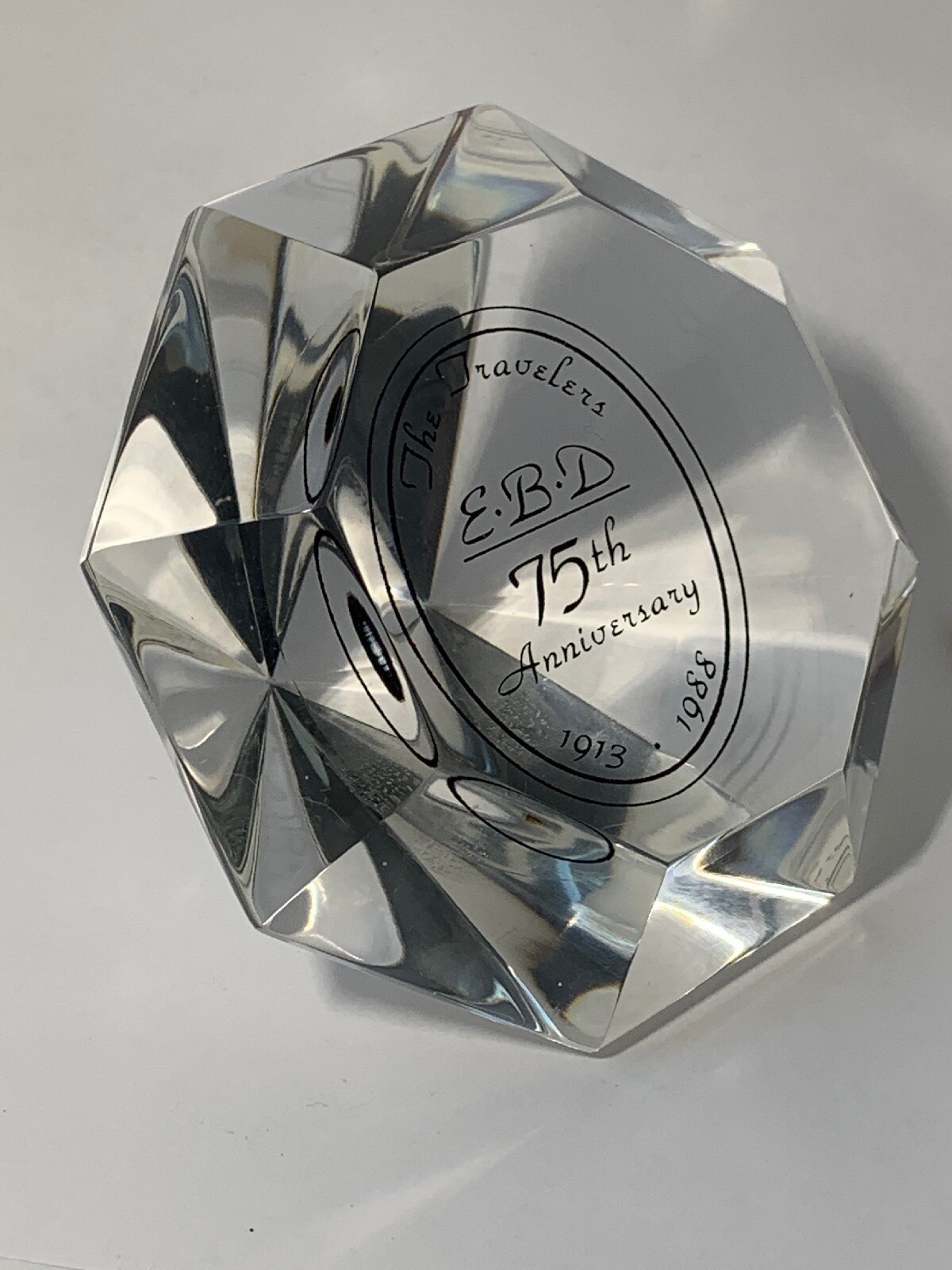 VTG 1988 TRAVELERS 75th ANNIVERSARY EBD Prism PAPERWEIGHT 10 Yrs Service Award