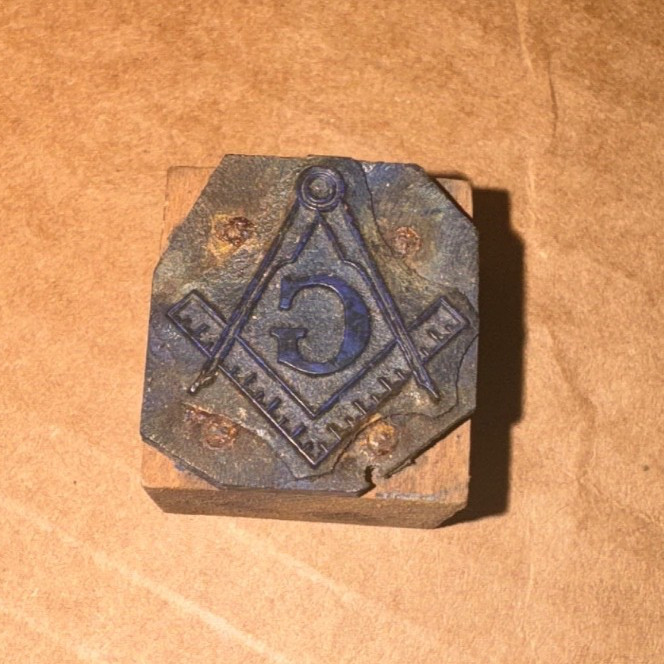 Vintage Small Masonic Freemasons Logo Image Lead Printing Plate Ad – 1.5″